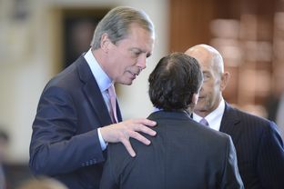 Lt. Gov. David Dewhurst confers with Sen. Kevin Eltife, R-Tyler, and Sen. Johnn Whitmire, D-Houston, on March 25, 2013 during debate on SB 7 a Medicaid reform bill.
