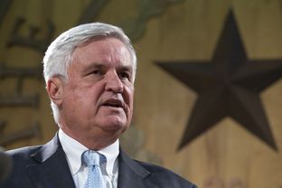 Tom Pauken speaks to the media about his challenge to Greg Abbott for the Republican nomination for Texas governor on July 9, 2013.