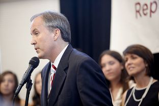 Senator Ken Paxton speaks to supporters in Plano on Thursday, August 1, 2013, to announcement his campaign for Attorney General.