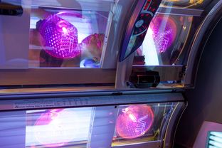Kori Polston, 20, a UT student undergoes an indoor tanning session in an ultraviolet tanning bet at Aruba Tan salon in Austin, Texas, Aug. 27, 2013.