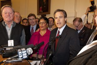 Joe Straus, R-San Antonio, speaks in the Capitol Rotunda on January 5, 2009 supported by state representatives wishing to elect a new Speaker of the House.