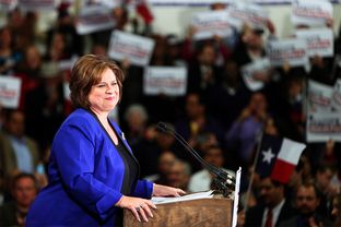 State Sen. Leticia Van de Putte announcing her run for lieutenant governor at San Antonio College on Nov. 23, 2013.