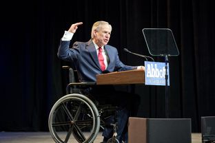 Republican governor nominee Greg Abbott speaks to Texas Republicans at their Fort Worth convention June 6, 2014.