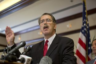 Austin attorney David Botsford speaks to the media after Gov. Rick Perry's indictment on August 18, 2014.