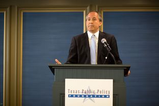 Attorney General Ken Paxton delivers an opening luncheon keynote at the Texas Public Policy Foundation At The Crossroads Energy and Climate Policy Summit on Nov. 19, 2015.