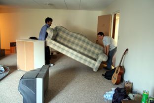 A new breed of app-based moving companies has drawn the interest of the Texas Department of Motor Vehicles, which wants to ensure that the companies are following state laws.