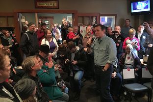 Presidential candidate Ted Cruz stumps in Pocahontas, Iowa during a pre-caucus tour on Jan. 7, 2016. (Photo by Patrick Svitek)