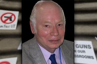 Nobel Prize-Winning physicist Steven Weinberg told the Faculty Council at the University of Texas at Austin that he will attempt to ban guns from his classroom this fall, regardless of UT's policy.