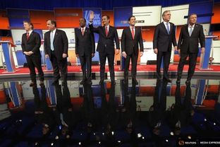 Republican U.S. presidential candidates pose together onstage at the start of the debate held by Fox News for the top 2016 U.S. Republican presidential candidates in Des Moines, Iowa on Jan. 28, 2016.