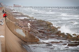 The beginning of the seawall on the western edge of Galveston, Feb 14, 2016.