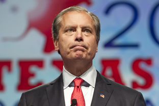 Lt. Gov. David Dewhurst speaking at the state Republican convention on June 8, 2012.