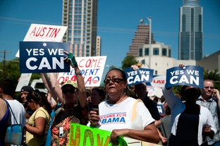 Obama supporters awaiting President Obama's motorcade Austin, Texas on August 9, 2010.