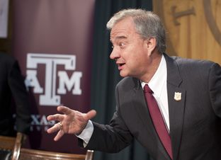A&M System Chancellor John Sharp explains the 25X25 engineering initiative at a Capitol press conference on Jan. 23, 2013.