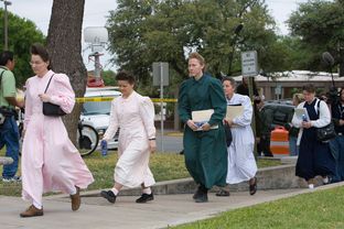 FLDS members arriving at the Tom Green County Courthouse in San Angelo, Texas for the first day of court hearings on the custody of the hundreds of children taken by the state of Texas from the compound on April 17, 2008.
