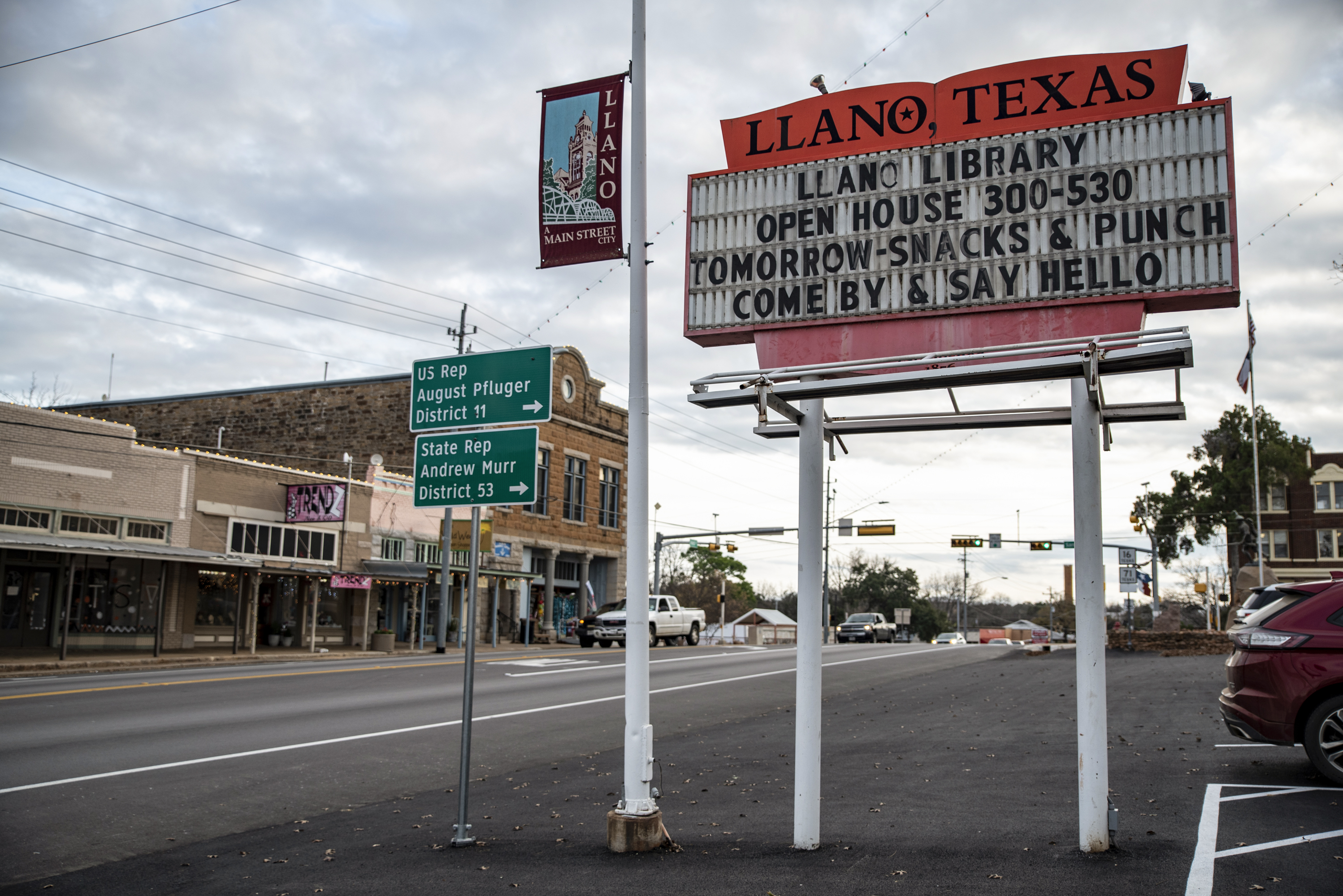 Federal appeals court hears arguments in Llano County book ban lawsuit |  The Texas Tribune