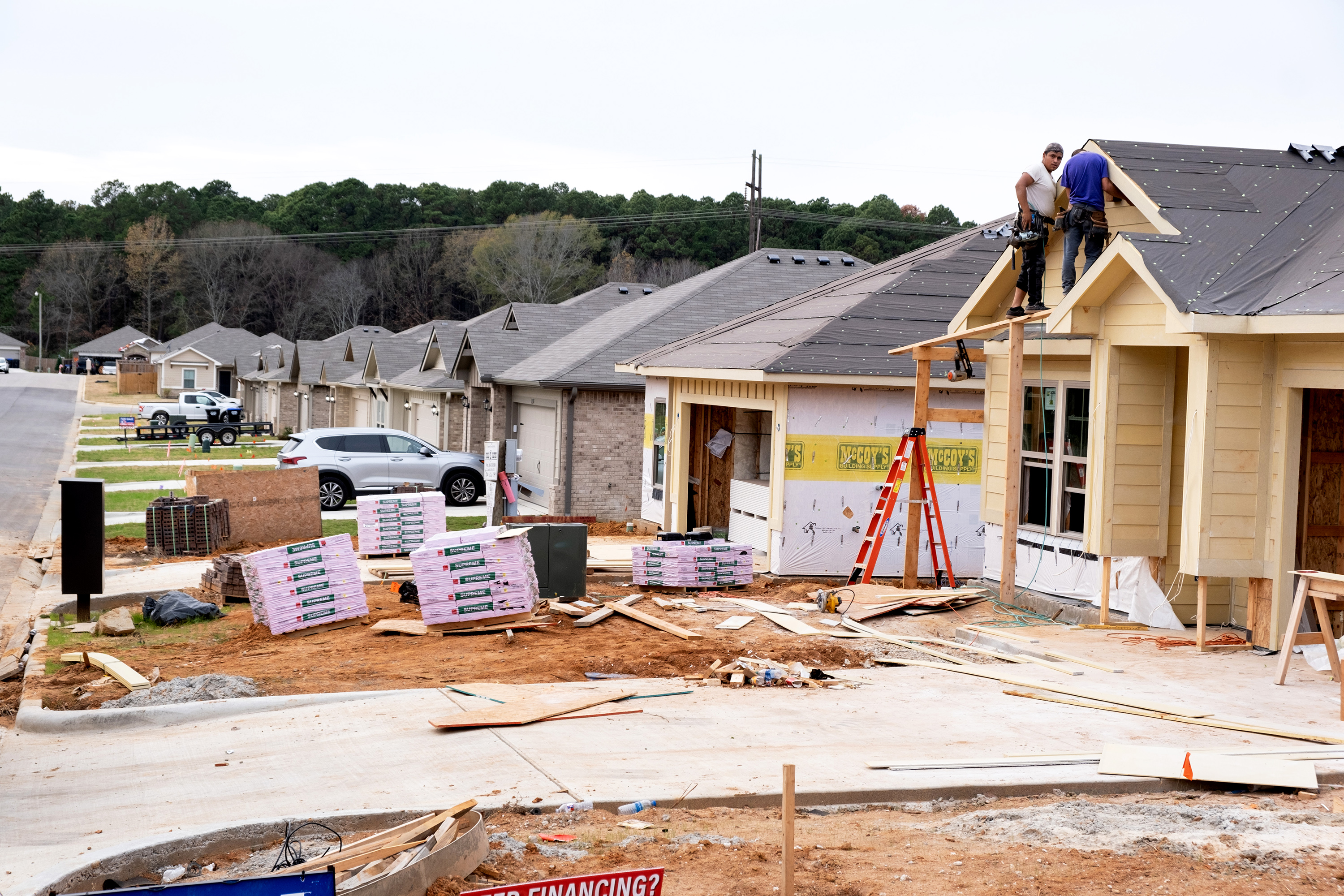 New home construction in east Longview's Mission Creek subdivision on Friday December 17, 2021. (Michael Cavazos/Photo)