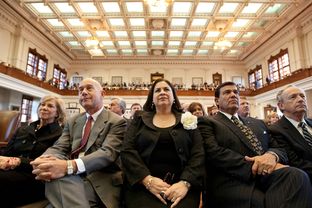 Sen. Leticia Van de Putte, D-San Antonio (center) on the House floor on Feb. 8, 2011.