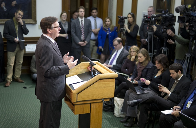 Reporters listen as Lt. Gov.-elect Dan Patrick announces the creation of an advisory council on Jan. 15, 2015.