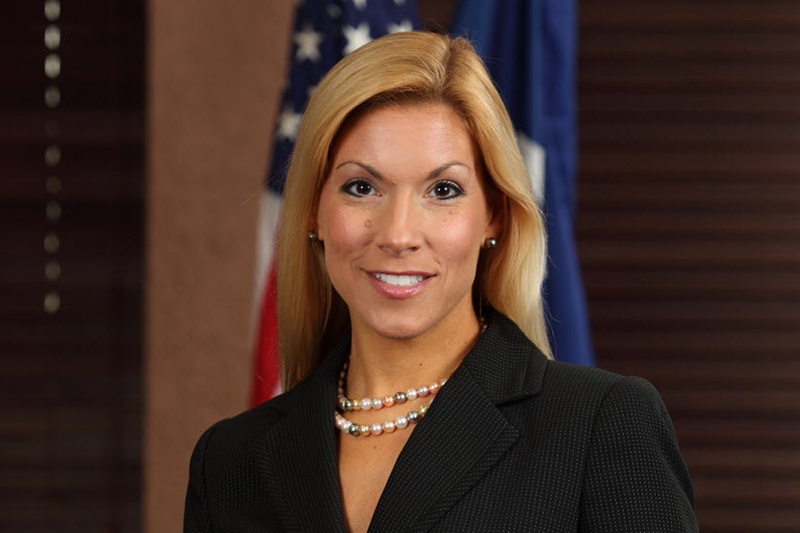 Trump appoints Irving Mayor Beth Van Duyne as regional HUD ...