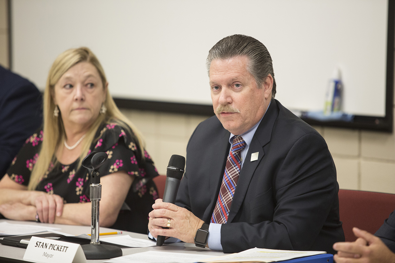 Mesquite Mayor Stan Pickett speaks during a public meeting on annexation on Oct. 26, 2017.