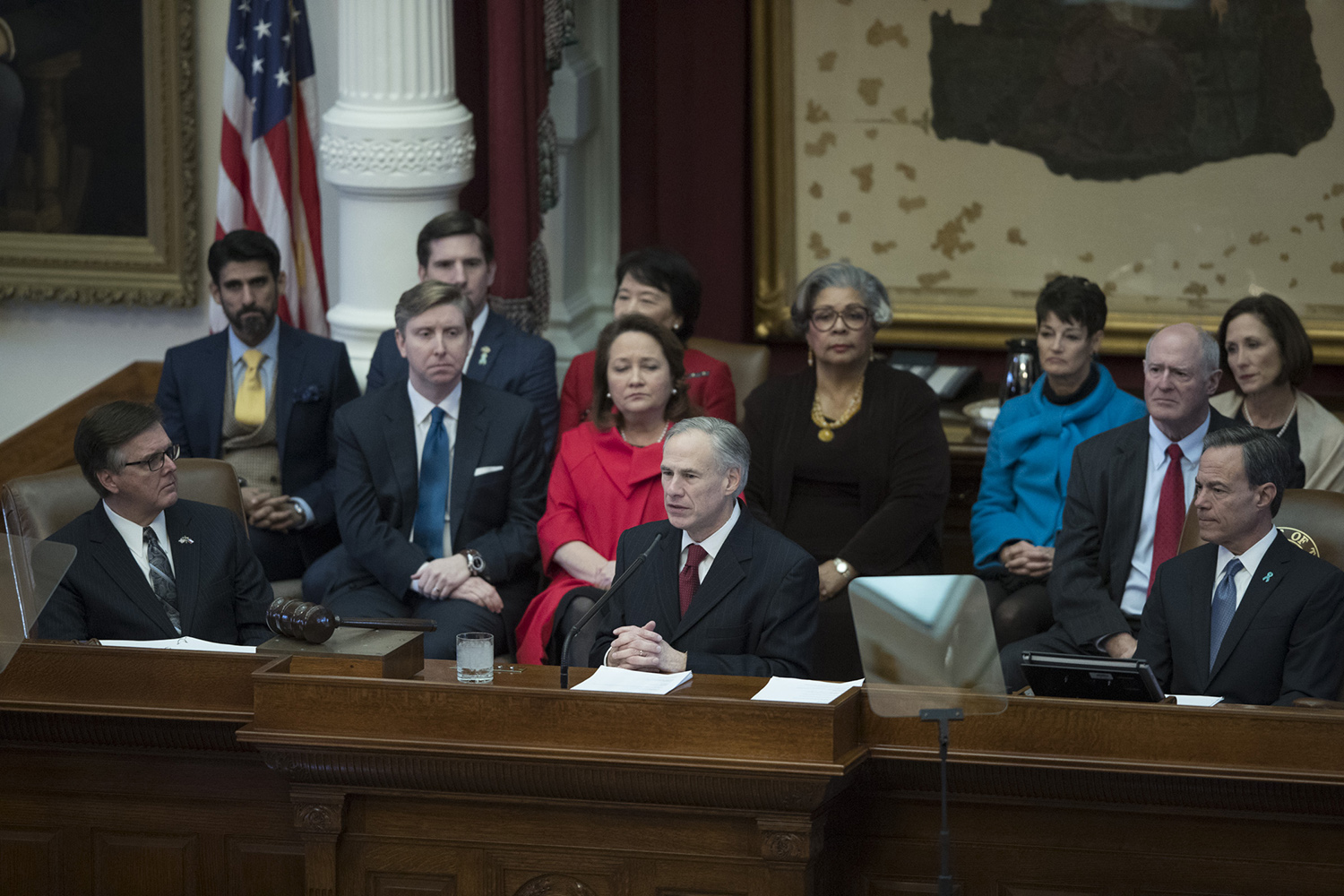 Flanked by Lt. Gov. Dan Patrick (left) and House Speaker Joe Straus, Gov. Greg Abbott gives the State of the State speech on Jan. 31, 2017. 