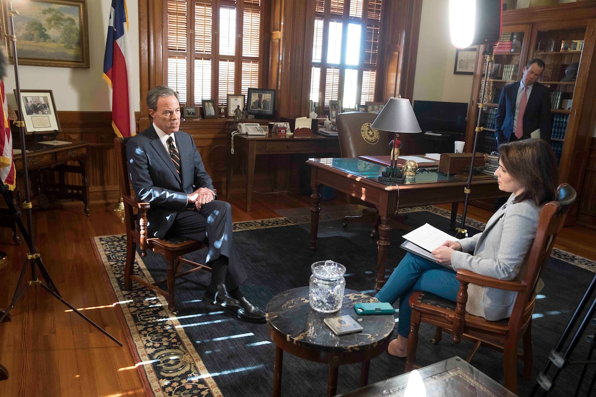 Multimedia reporter Alana Rocha interviews House Speaker Joe Straus on his decision not to seek re-election.